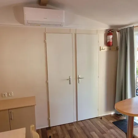 - Les Salisses - Mobilhome Vias