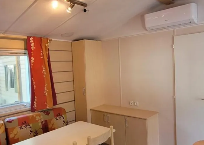 - Les Salisses - Mobilhome Kemping *