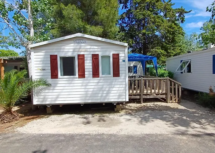 - Les Salisses - Mobilhome Kemping Vias
